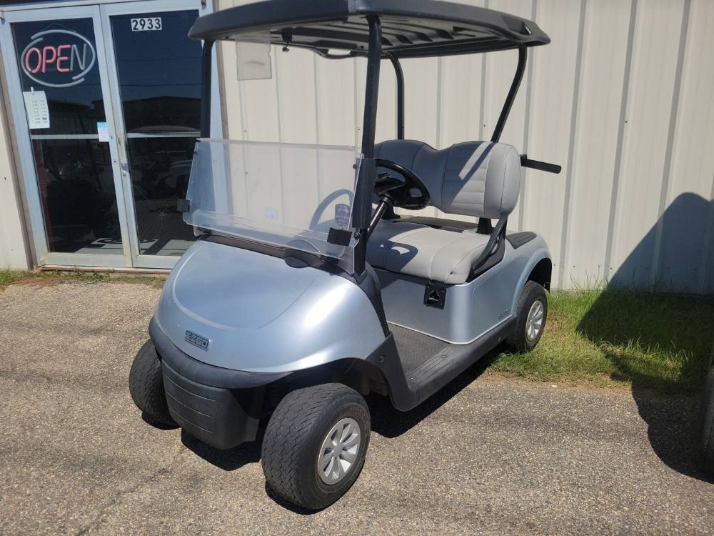 2021 E-Z-GO RXV